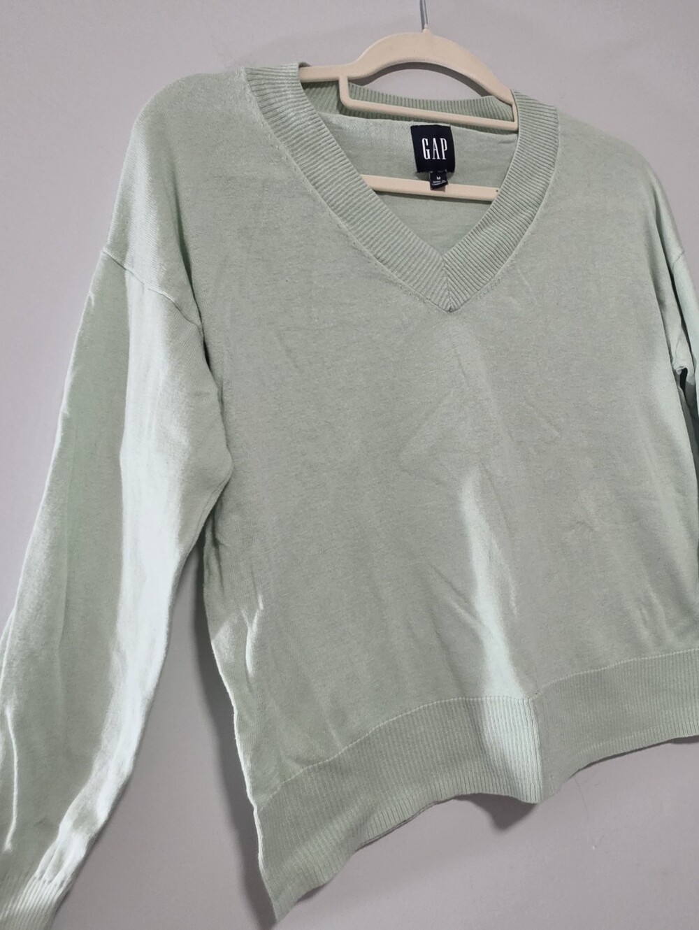 GAP Women's Mint Green V-Neck Sweater